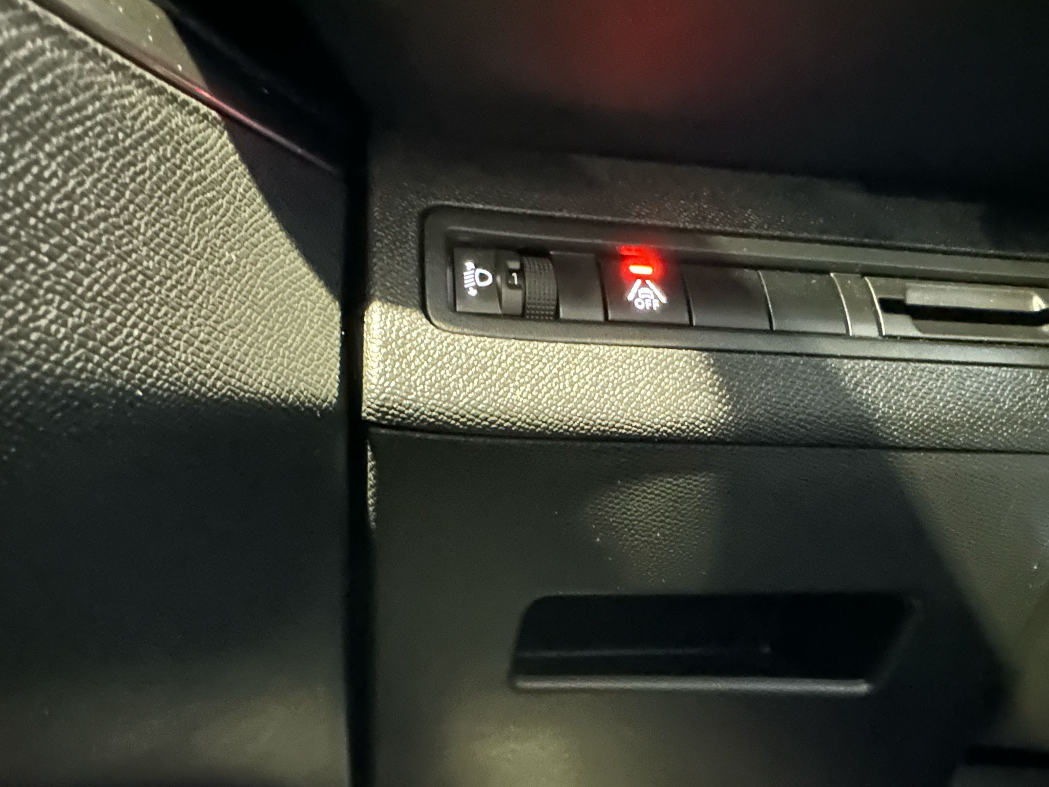 PEUGEOT 5008 1.5 BlueHDI ALLURE PACK